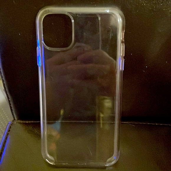 Clear Apple iPhone 11 cases (Made by Apple) - Picture 1 of 2